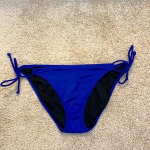 Victorias Secret string bikini bottoms, medium